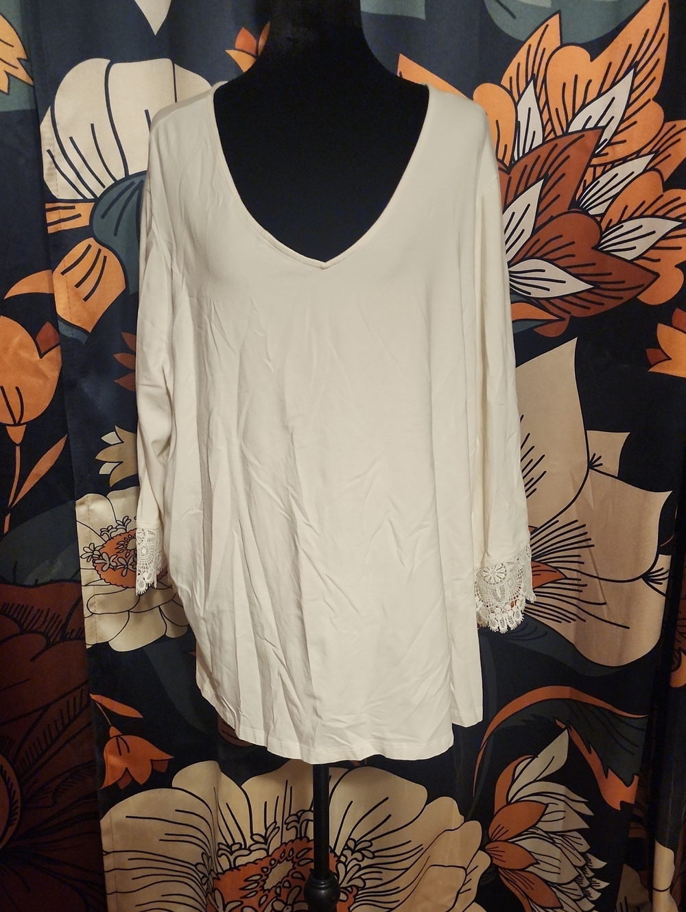 Denim&Co Cream V-Neck Tunic with Lace Cuffs